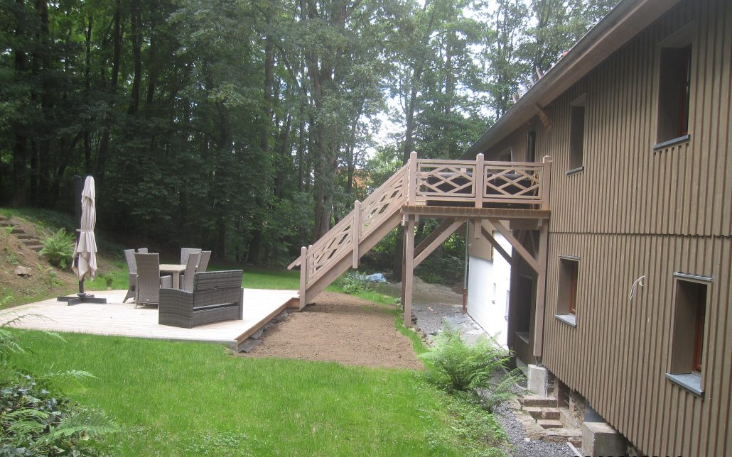 Balkongeländer aus Holz